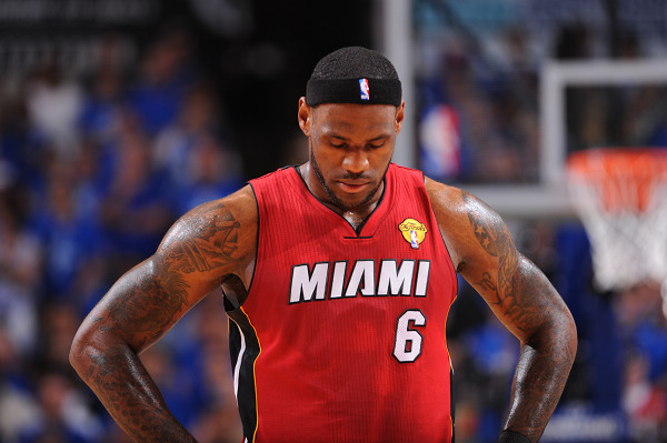 出战4场完成3场零封+两度扑点，迈尼昂当选米兰11月最佳球员（4战3零封两度扑点，迈尼昂荣膺米兰11月最佳球员）