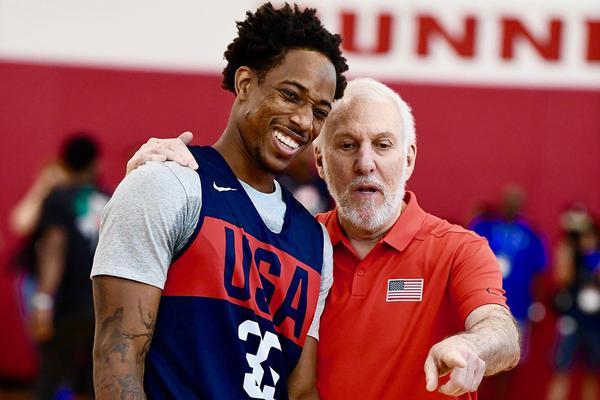 听说在东北上学可以免费学滑冰！有点心动（去东北上学还能免费学滑冰，我有点动心）