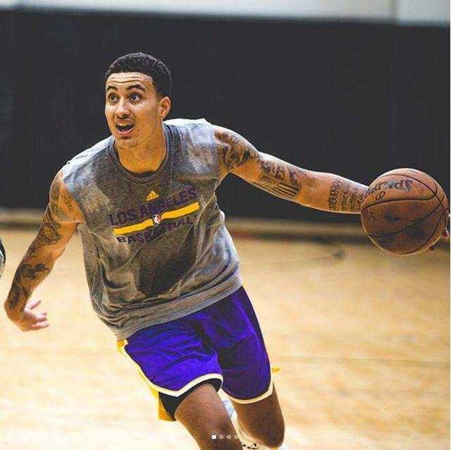 官方：大阪钢巴签下横滨水手前锋植中朝日，据悉年薪翻倍（大阪钢巴官宣引进横滨水手前锋植中朝日，年薪据报翻倍）