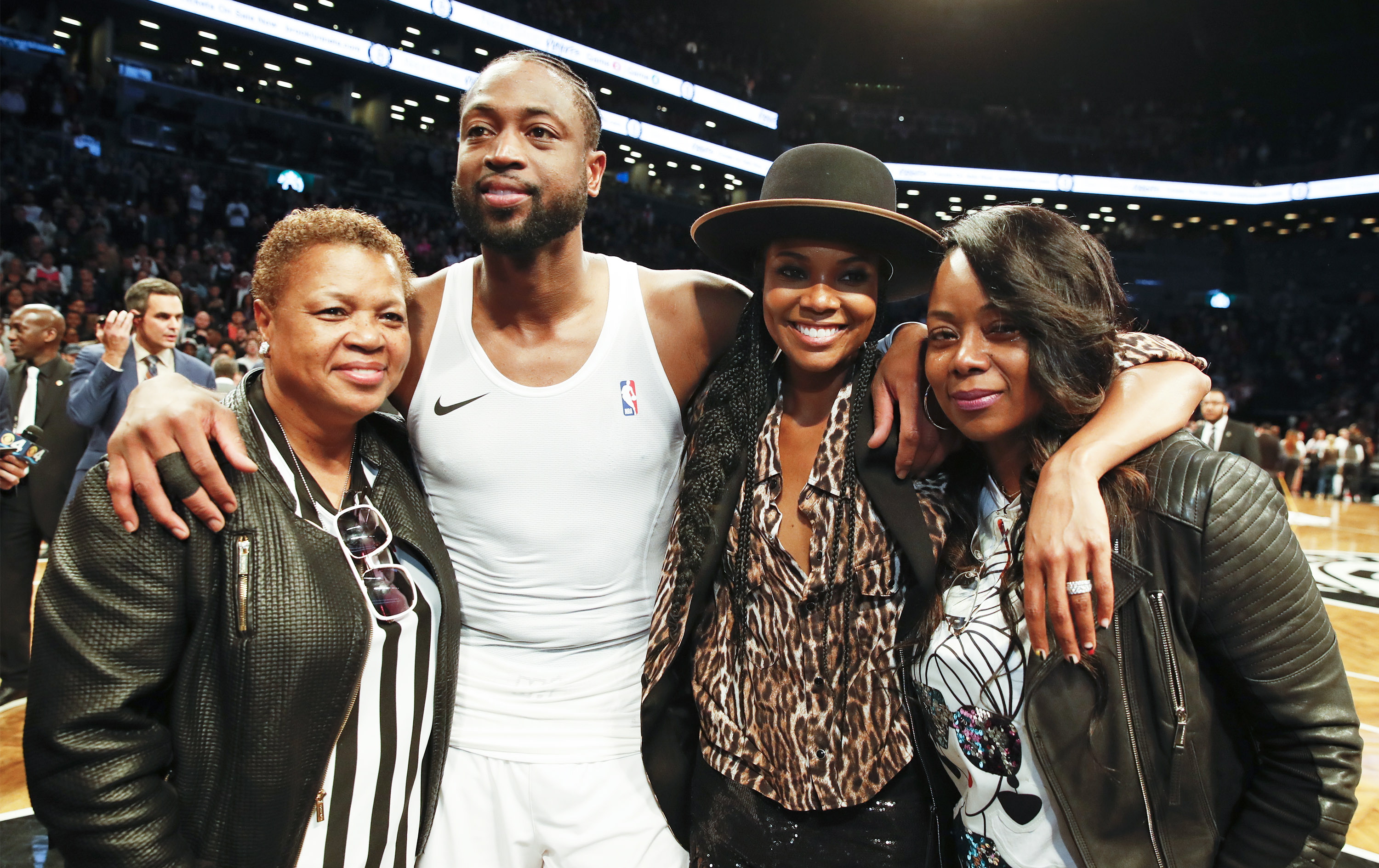 球队进攻空间拉满，对手无解（进攻空间彻底拉开，对手束手无策）