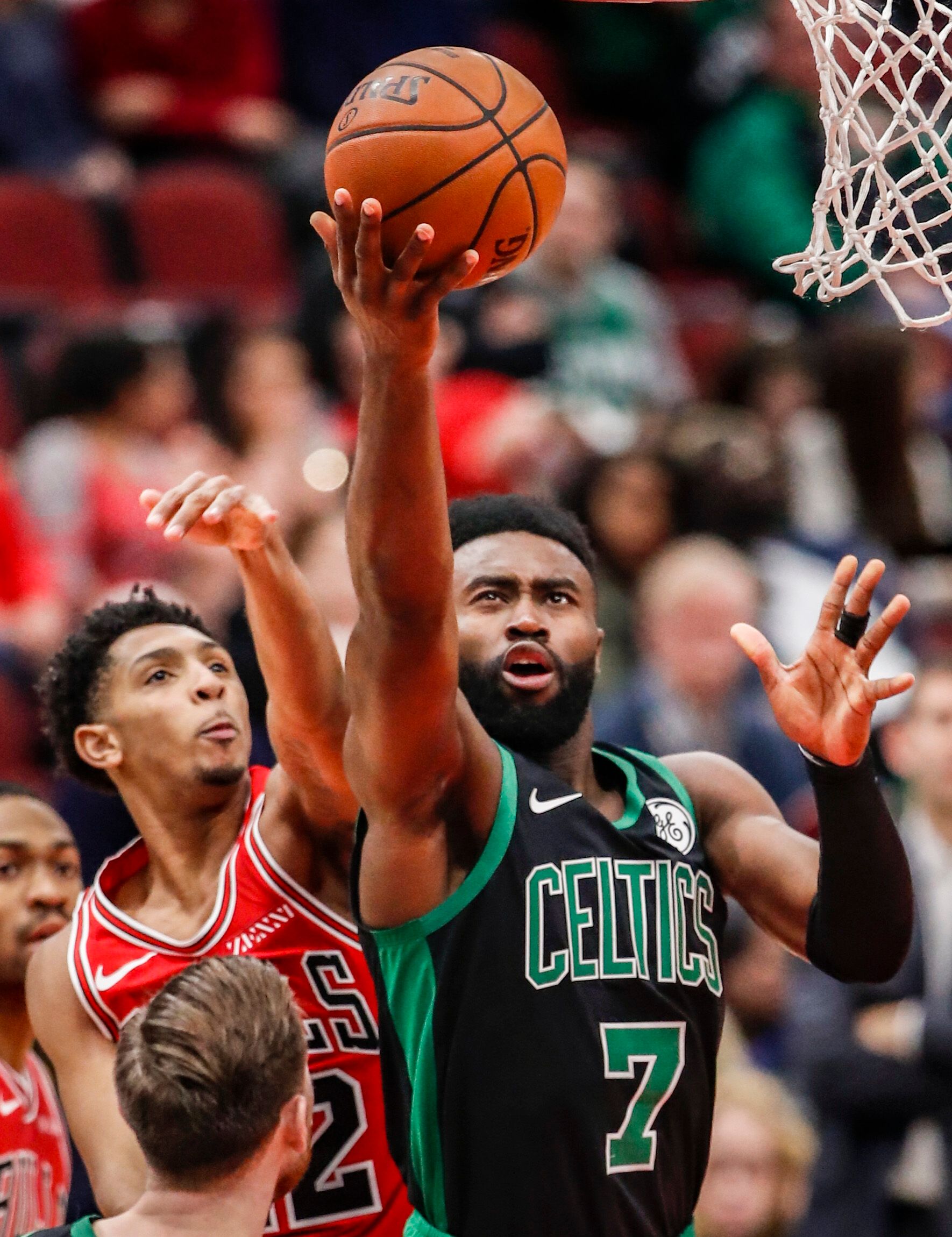 莱昂纳德41分创生涯新高（莱昂纳德轰下41分，刷新生涯纪录）