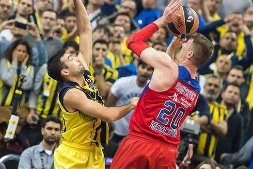 卡萨诺：米兰喜欢缩在中线后死守，就算侥幸进球也还是继续守（卡萨诺批评米兰摆大巴：退到中线后全场死守，进球也不主动进攻）