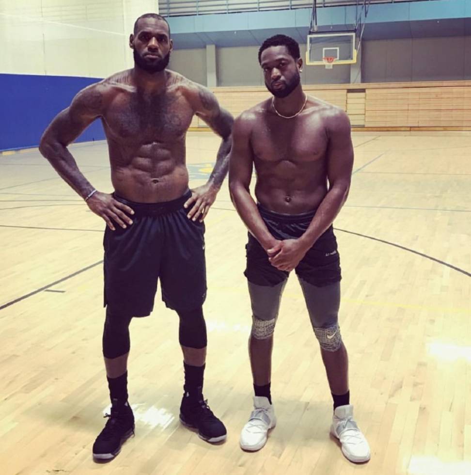 已3连败！今天骑士迎战黄蜂 米切尔&梅里尔&小克雷格·波特出战（骑士带着三连败战黄蜂，米切尔、梅里尔和小克雷格·波特今日出战）