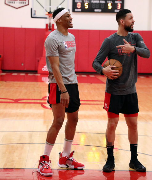 当巴萨主席？瓜帅：我不拒绝巴萨，但不会穿西装坐在主席台上（瓜迪奥拉回应是否出任巴萨主席：不排斥巴萨，但无意穿西装坐主席台）